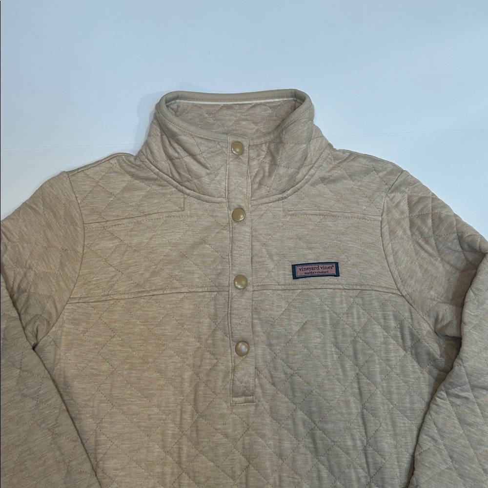 Vineyard Vines quilted pullover - Picture 2 of 8